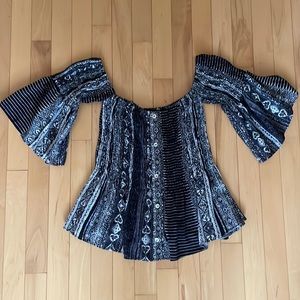 Olivaceous Black and White Off the Shoulder with 3/4 Sleeves Buttons SZ Medium